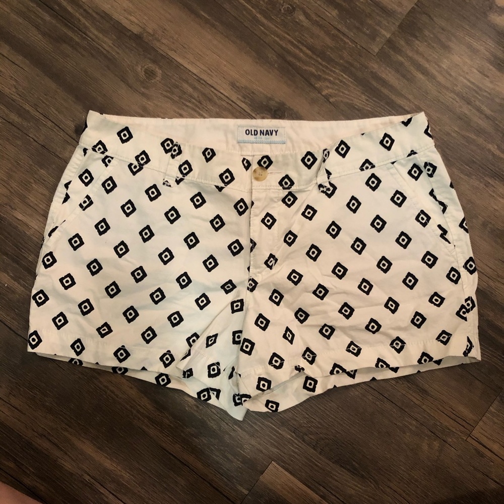 Black & White Old Navy Shorts EUC